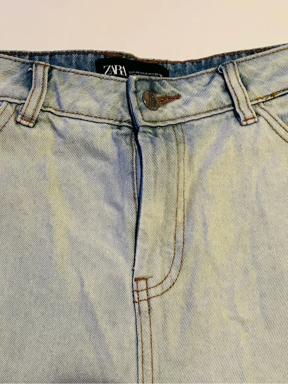 Light Wash Denim Mom Shorts - Women